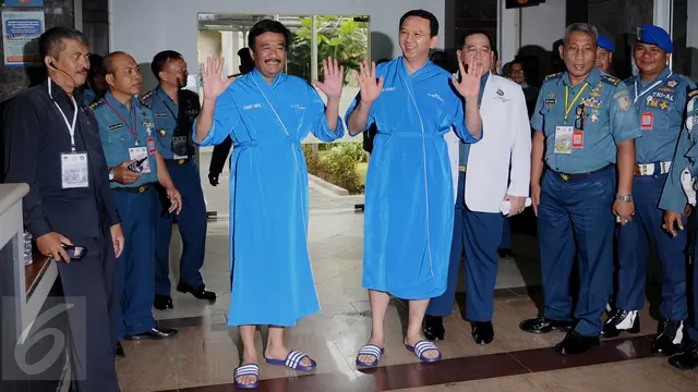 20160924 Kompak Berkemeja Kotak-Kotak, Ahok-Djarot Jalani Tes Kesehatan