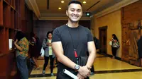 Foto Anjasmara Bersihkan Rumah Ini Curi Perhatian Followers