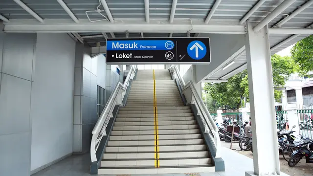 [Bintang] Stasiun Depan WTC Mangga Dua