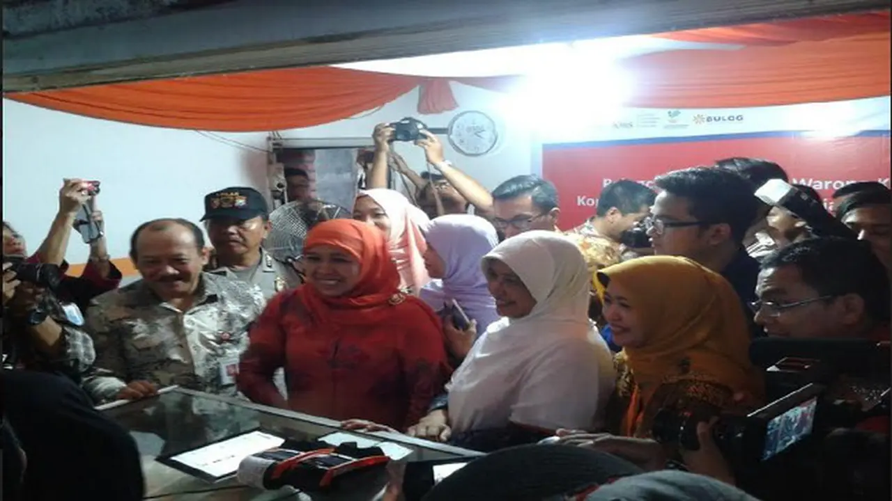 Menteri Sosial Khofifah Indar Parawansa menuturkan, Bulog telah mendapatkan izin untuk impor daging kerbau.