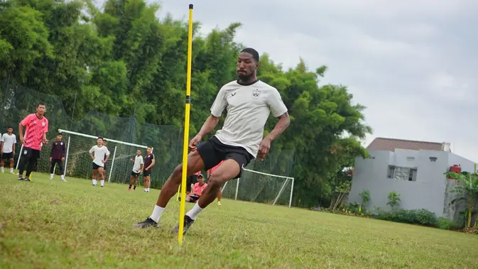 <p>PSIS Semarang akhirnya merilis nama pemain asing kelimanya untuk menghadapi BRI Liga 1 musim depan. Sosok tersebut ialah mantan pemain Timnas Mali U-20, Boubakary Diarra, yang berposisi sebagai gelandang serang. (dok. PSIS Semarang)</p>