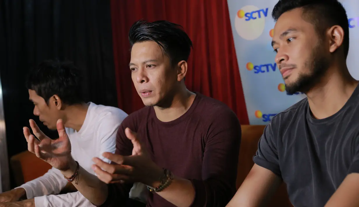 Tentu banyak pertimbangan sebelum NOAH memasukkan lagu 'Sejarah Panjang' ke dalam album barunya bersama beberapa musik lawas lainnya. (Adrian Putra/Bintang.com)