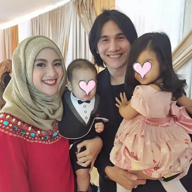 6 Potret Transformasi Kebersamaan Vino G. Bastian dan Selebgram Syanindita Trasysty