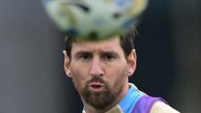 Pertandingan melawan Venezuela disebut-sebut menjadi momen bagi warga Buenos Aires untuk memberikan penghormatan terakhir kepada sang bintang, Lionel Messi. (JUAN MABROMATA/AFP)
