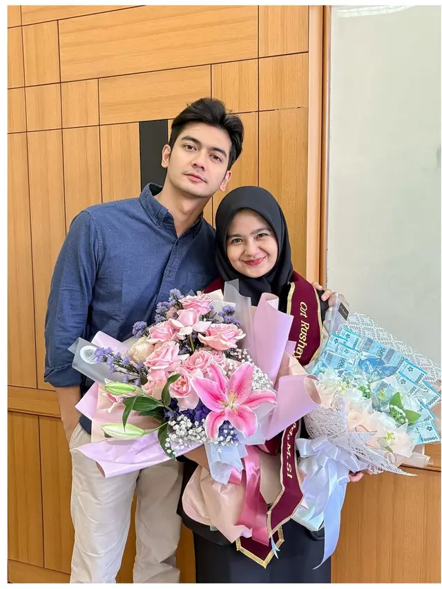 6 Potret Puput Adik Teuku Ryan Lulus Sidang S2 di IPB, Raih Gelar Magister