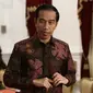  Presiden RI Joko Widodo menjawab pertanyaan saat wawancara khusus di Istana Merdeka, Jakarta Pusat, Jumat (16/10/2015). (Liputan6.com/Immanuel Antonius)