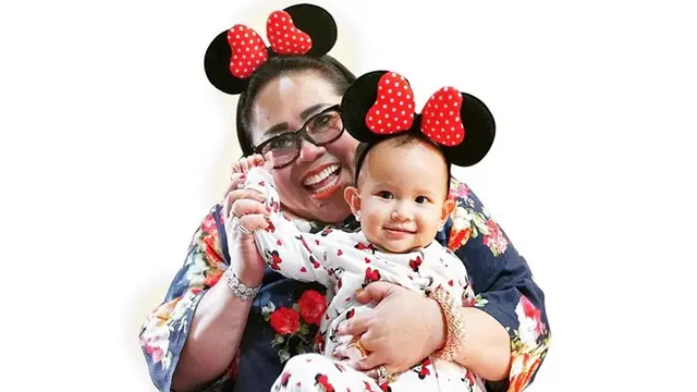 Nunung Bersama Cucu
