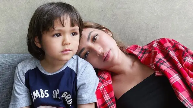 [Fimela] Jessica Iskandar dan El Barack