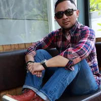 Bagi Ronald, 'The Wedding and Bebek Betutu' bukan sekedar film. Ia menganggap film garapan sutradara Hilman Mutasi ini sebagai ajang reuni bersama para pemain 'Extravaganza'. (Deki Prayoga/Bintang.com)