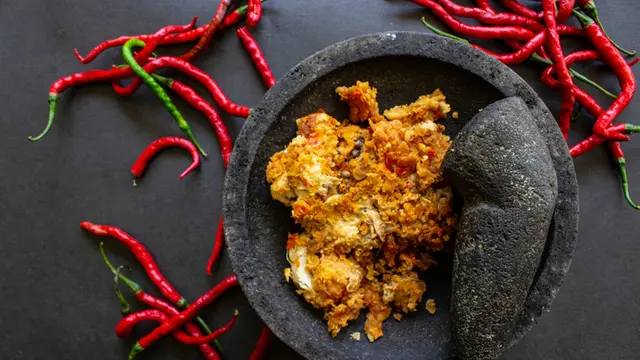 3 Menu Makan Siang Ala ayam geprek mas man, Pakai Bumbu Cinta untuk Rasa yang Beda