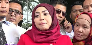 Sidang perdana antara Nassar dan Musdalifah berlangsung di Pengadilan Agama Tanggerang hari ini. Tetapi, hanya Musdalifah yang hadir di persidangan pertama ini.