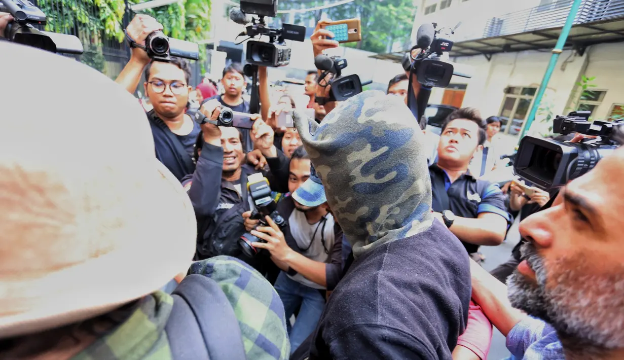 Sebagai ayah, artis senior Jeremy Thomas menyoroti teman semasa kecil anaknya. Hal itu terkait keterliban Axel yang memesan barang psikotropika tersebut. (Adrian Putra/Bintang.com)