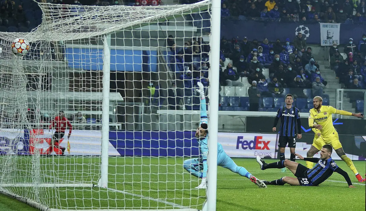 Tim berjuluk Kapal Selam Kuning itu menang berkat sepasang gol dari Arnaut Danjuma dan gol dari Etienne Capoue. (Spada/LaPresse via AP)