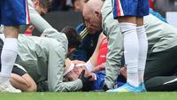 Foto: Debut Pahit Jesse Derry yang Alami Cedera Kepala Parah saat Laga Chelsea Lawan Nottingham
