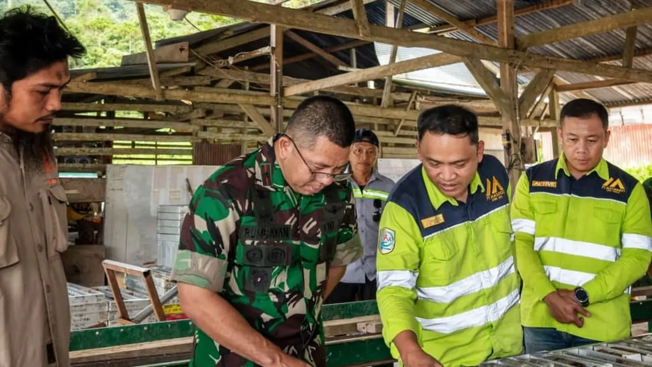 Danrem 141 Toddopuli Brigjen TNI Andre Clift Rumbayan saat berkunjung di MDA (Liputan6.com/Istimewa)