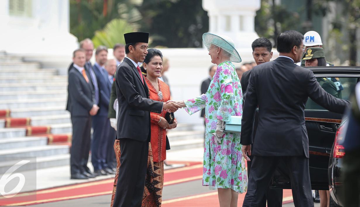 Didampingi Iriana Jokowi Sambut Hangat Kedatangan Ratu Denmark Di Istana Foto Liputan6 Com
