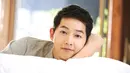 Meski terkenal, akan tetapi Song Joong Ki tak punya akun media sosial apapun. Alasannya adalah ia tidak terlalu mengerti teknologi. (Foto: Allkpop.com)