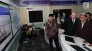 Duta Besar Amerika Serikat untuk Indonesia, Joseph Donovan (tengah) saat berkunjung ke Kantor PBNU di Jakarta, Senin (26/3). Pertemuan Joseph dan Ketua Umum PBNU, KH Said Aqil Siradj itu digelar secara tertutup dari awak media. (Liputan6.com/Angga Yuniar)