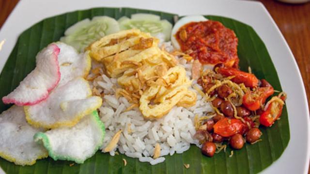 [Bintang] Nasi Kuning vs Uduk, Nikmat Mana untuk Sarapan?