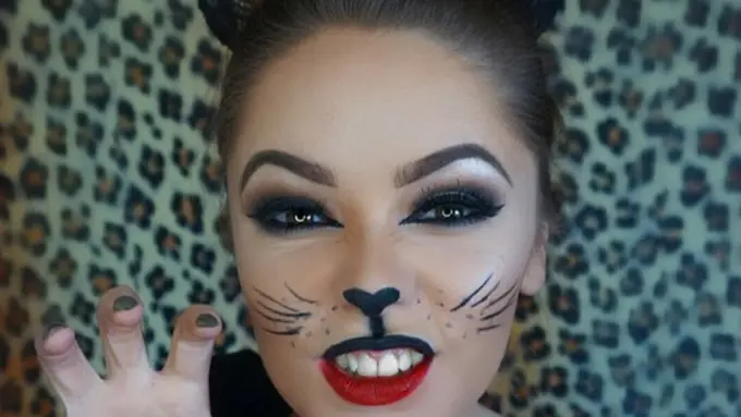 Para Pecinta Kucing, Pasti Pengin Coba Makeup Ini Deh!