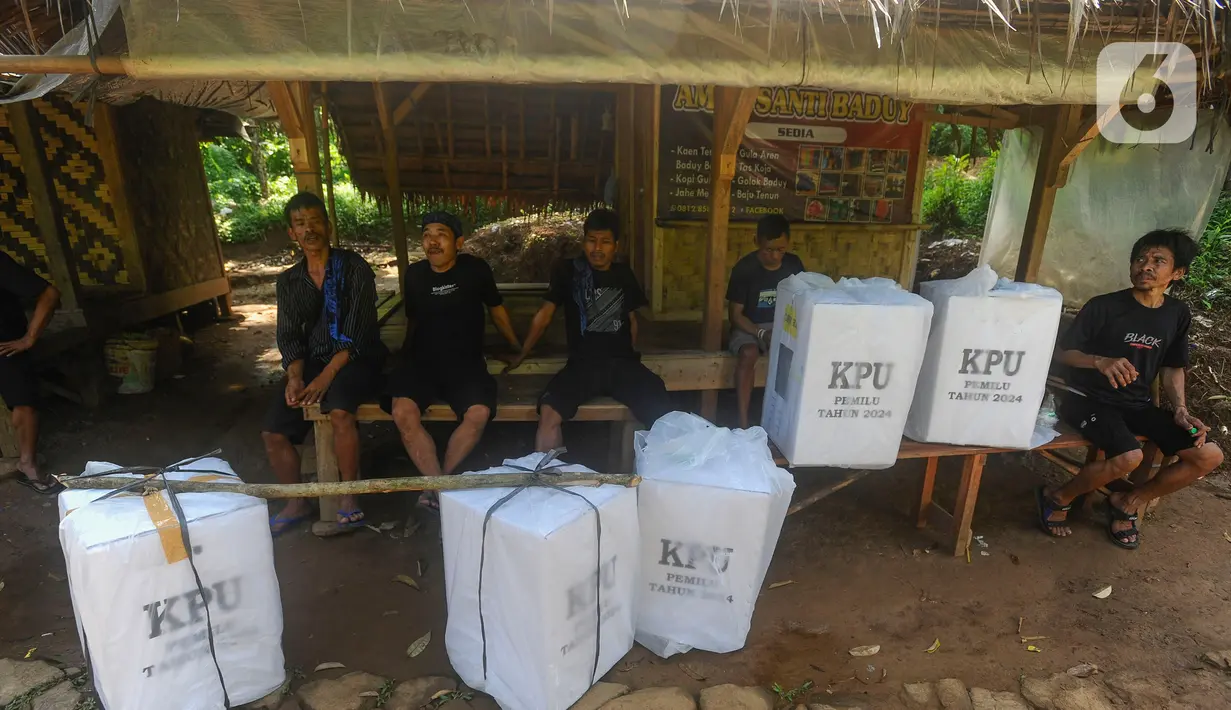 Distribusi dilakukan dengan berjalan kaki sejauh 5 km. (merdeka.com/Arie Basuki)