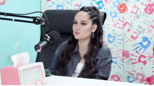 Cinta Laura (Foto: YouTube)