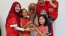 Dengan maraknya perebut laki orang atau disebut Pelakor, Okie Agustina juga mewanti-wanti pada suaminya Gunawan Dwi Cahyo. Ia mengingatkan bahwa pelakor dimana-mana. Seperti diketahui, keduanya nikah sejak 2012 silam. (Instagram/okieagustina.gdc13)