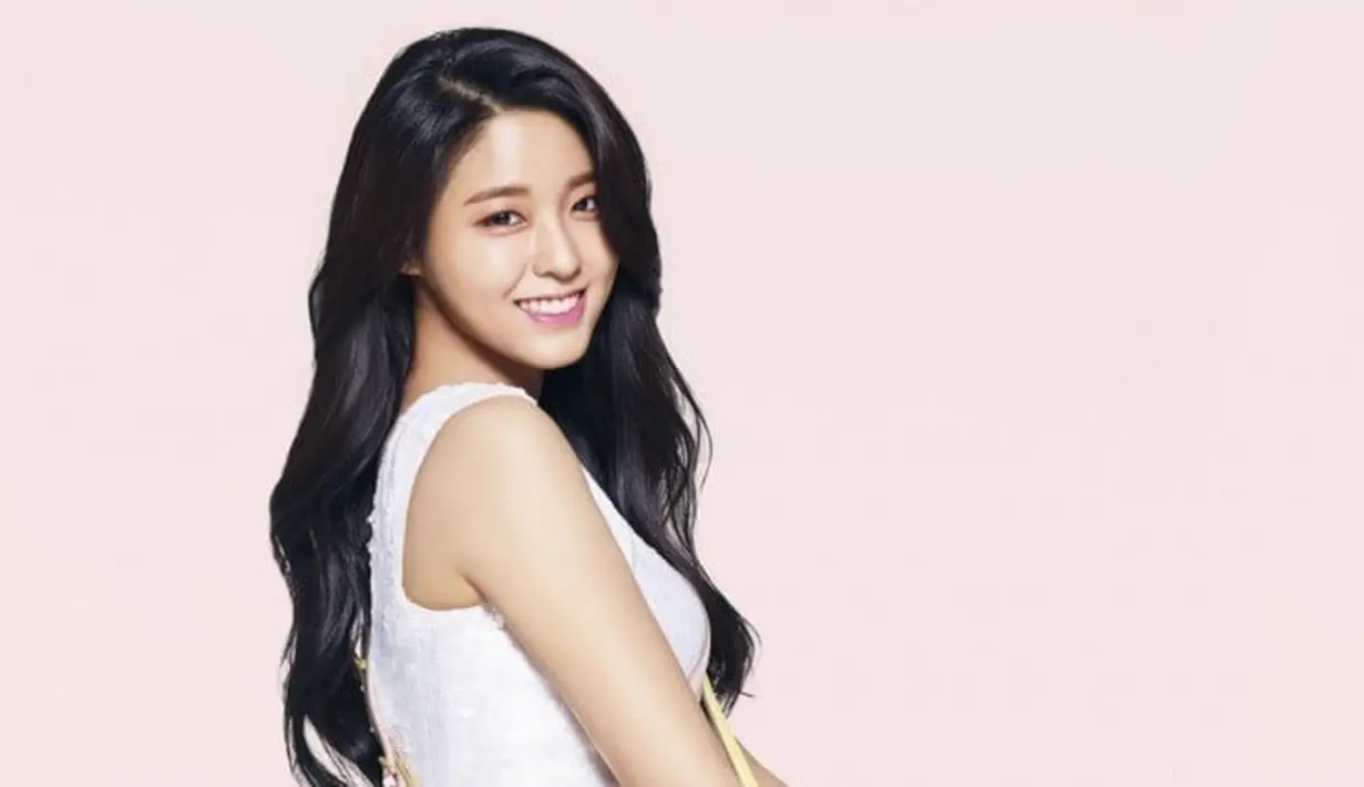 "Pada bulan Maret, kami membuat pengaduan di Kepolisian Gangnam terkait foto bugil Seolhyun dan penyebarnya," ujar juru bicara agensi. (Foto: Soompi.com)