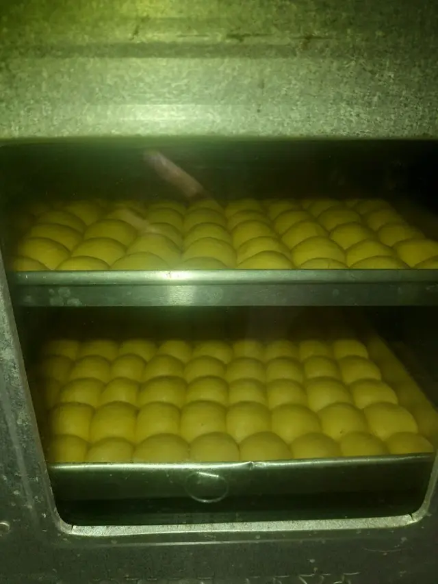 8 Potret Gagal Bikin Kue Bikin Geleng Kepala, Melebar Usai di Oven