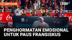 Klub kesayangan Paus Fransiskus, San Lorenzo, memberikan penghormatan khusus jelang laga kontra Rosario Central. Ini adalah laga pertama mereka di kandang sejak wafatnya Paus pada 21 April lalu.