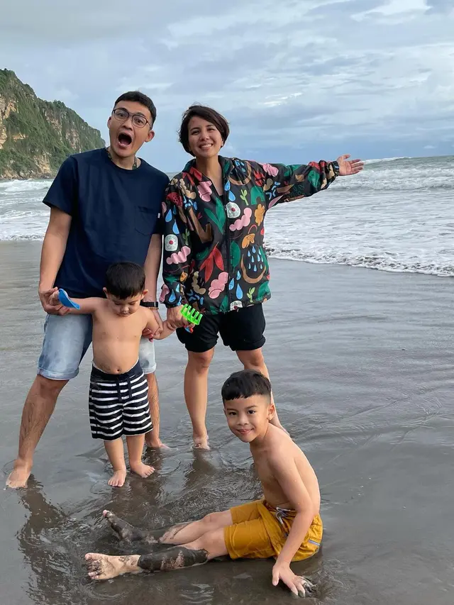 [Fimela] Tya Ariestya