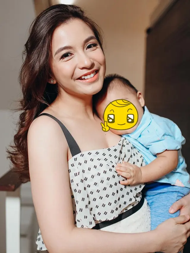 Segera Dicabut, Ini 6 Potret Manis Chelsea Olivia dengan Gigi Gingsul