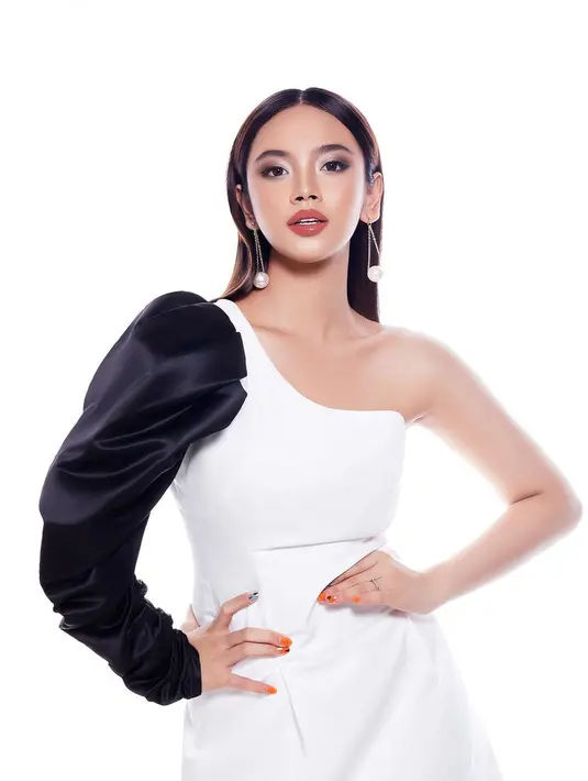 Jika menginginkan tampilan glamor dari segala komponen makeup bisa mengambil ide Old Hollywood dengan makeup bold namun tetap memesona (Foto: Instagram @lyodraofficial)