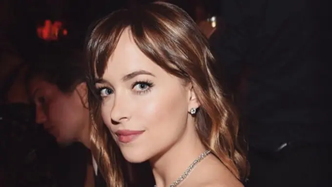 [Bintang] Dakota Johnson
