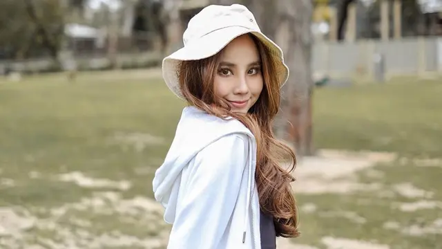 FOTO: Gaya Kasual Agatha Chelsea, Simple dan Stylish