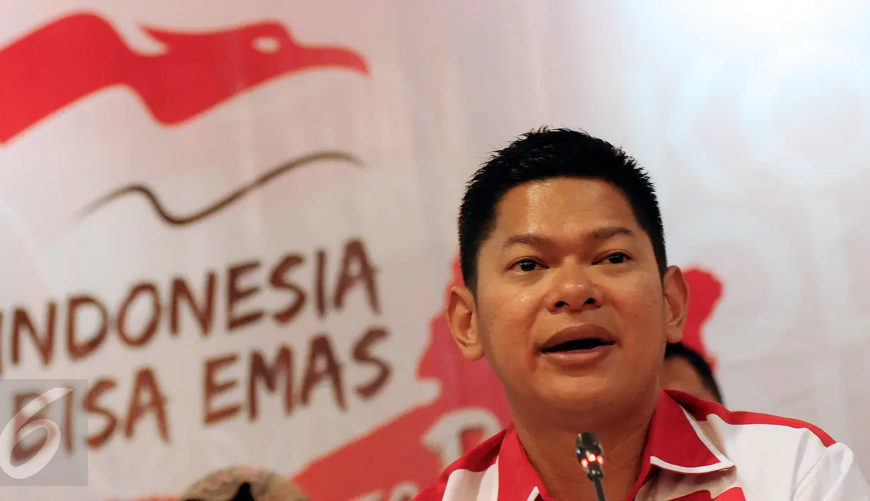 CDM Indonesia untuk Olimpiade 2016, Raja Sapta Oktohari menjawab pertanyaan terkait program dukungan di Jakarta, Kamis (10/3/2016). Raja Sapta mengkampanyekan ”Indonesia Bisa Emas” untuk meningkatkan dukungan. (Liputan6.com/Helmi Fithriansyah)
