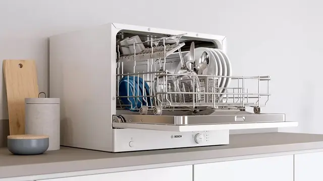 Selain Praktis, Ini 3 Keunggulan Punya Dishwasher di Dapur