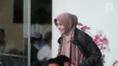 Anggota DPRD sekaligus calon wali kota (cawalkot) Malang 2018 Ya'qud Ananda Gudban siap menjalani pemeriksaan di Gedung KPK, Jakarta, Selasa (27/3). Ini merupakan pemeriksaan perdana Nanda pascaditetapkan sebagai tersangka. (Merdeka.com/Dwi Narwoko)
