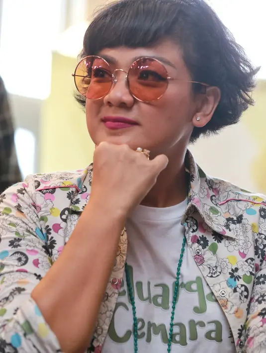 Film yang diangkat dari sinetron dengan judul sama yang sempat populer menghiasi layar kaca tahun 1996 sampai 2004 itu, Nirina akan memerankan seorang Emak. (Adrian Putra/Bintang.com)