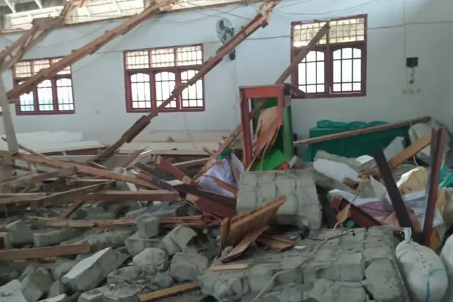 Gereja di Poso roboh diguncang gempa
