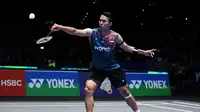 Tunggal putra Indonesia Jonatan Christie mengalahkan wakil Malaysia Leong Jun Hao pada babak 32 besar All England 2025. Sang juara bertahan menang 21-11 dan 21-19&nbsp;di Utilita Arena Birmingham, Birmingham. Inggris, Selasa (11/3).&nbsp;(foto: PBSI)&nbsp;