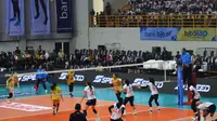 Pertandingkan Jakarta BIN vs Gresik Petrokimia Pupuk Indonesia pada hari pertama putaran kedua PLN Mobile Proliga 2024 seri Bandung di GOR Si Jalak Harupat, Kabupaten Bandung, pada Kamis, 6 Juni 2024. (Liputan6.com/Dikdik Ripaldi)