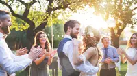 Ilustrasi pasangan sedang menggelar acara pernikahan. (Foto: Shutterstock)