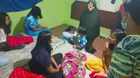 Empat remaja putri yang kabur dari rumah saat ditemukan di sebuah hotel di Pekanbaru. (Liputan6.com/M Syukur)