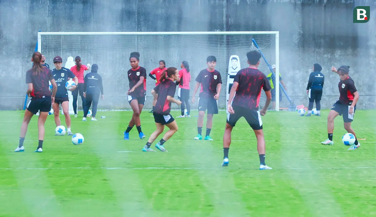Garuda Pertiwi bakal menghadapi Timnas Chinese Taipei, Kirgistan, dan Pakistan demi merebut satu tempat ke Piala Asia Putri 2026. (Bola.com/M Iqbal Ichsan)