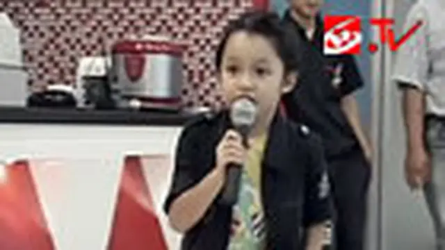 Keisha Alvaro Hibur Penggemarnya Berulang Tahun