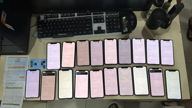 Puluhan IPhone sitaan Bea Cukai Batam. (Foto: Liputan6.com/Ajang Nurdin)