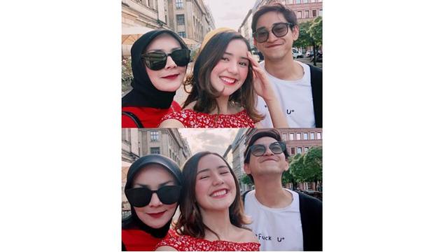 Tak hanya dekat dengan Beby, Bio juga dekat dengan keluarga pesinetron cantik ini. Begini potret ketiganya saat berlibur bersama.