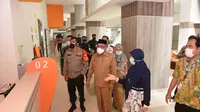 Wali Kota Depok, Mohammad Idris mengecek kesiapan vaksinasi Covid-19 di Rumah Sakit Universitas Indonesia.