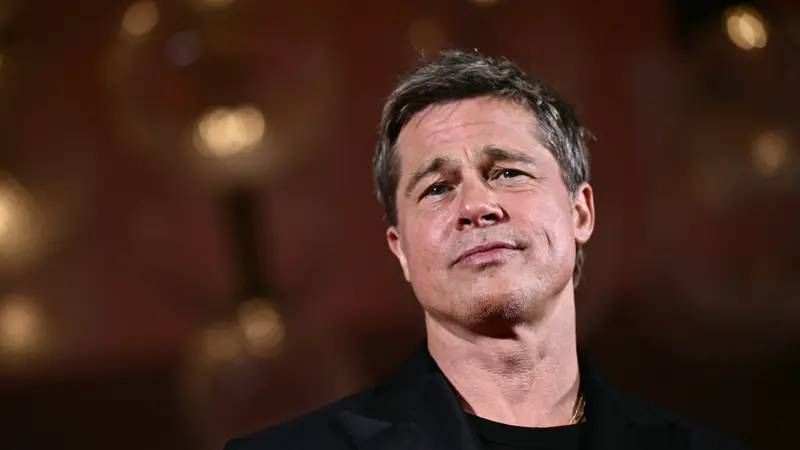 Dugaan Brad Pitt Lakukan Facelift Kembali Muncul Usai Tampil Lebih Muda di Venice Film Festival 2024